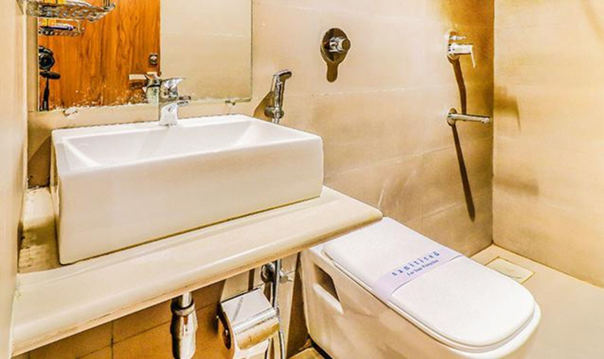 Bathroom 3, FabHotel Ascot International, Mumbai Suburban