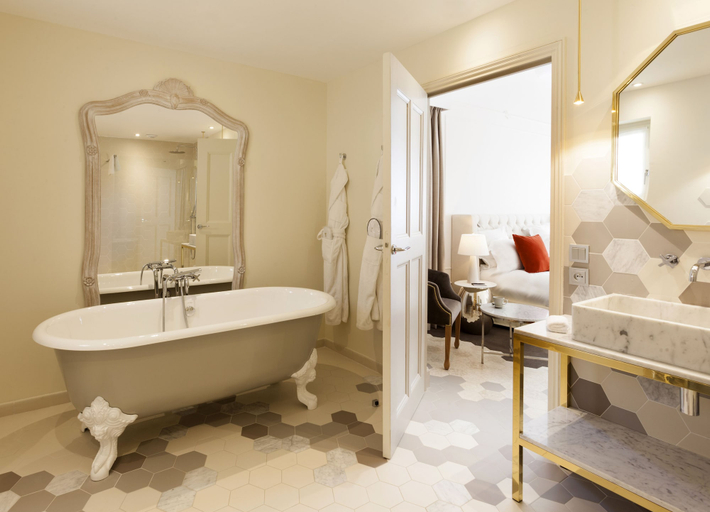 Bathroom 5, Mas des Herbes Blanches Hotel & Spa, Vaucluse