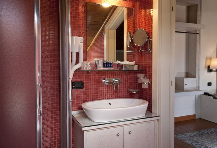Bathroom 4, Maison Tofani, Napoli