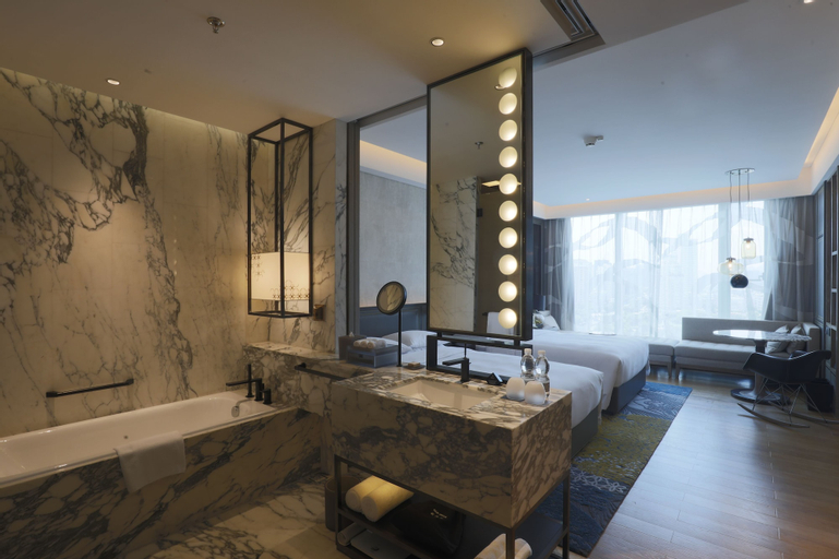 Bathroom 13