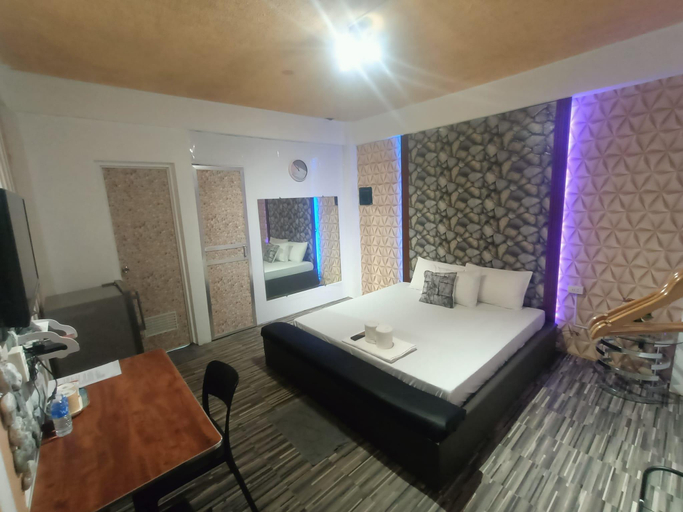 Bedroom 4, DJCI Apartelle w/kitchen walk to Robinson, Sm mall, NE pacific mall, S&R cabanatuan, Cabanatuan City