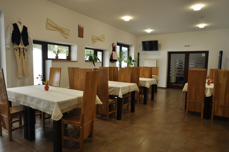 Food & Drinks 4, Mountain-Rest Pension, Siculeni