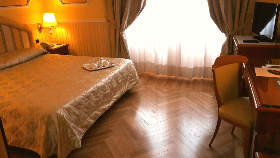 Bedroom 2, Andreola Central Hotel, Milano