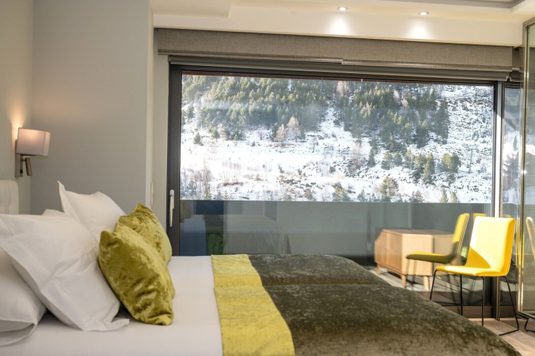 Exterior 2, THE MIRROR & SPA by Elegant Residences
