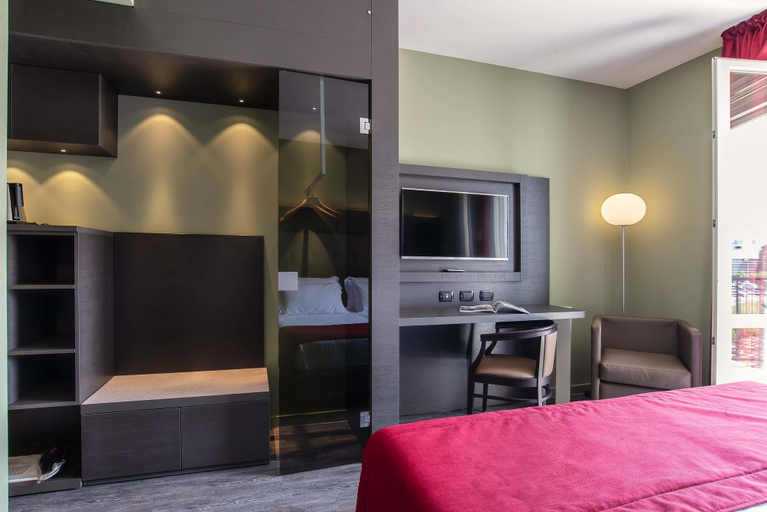 Bedroom 3, Maranello Palace, Modena