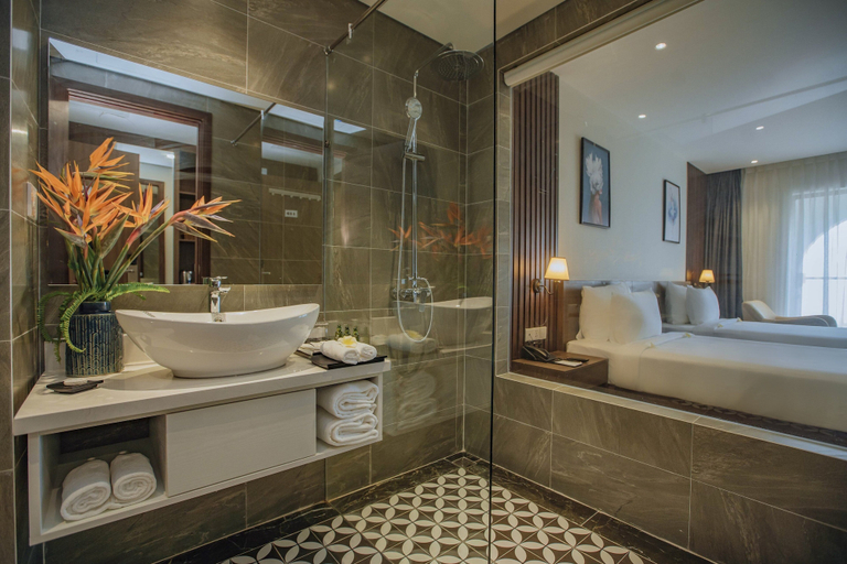 Bathroom, Celina Peninsula Resort, Đồng Hới