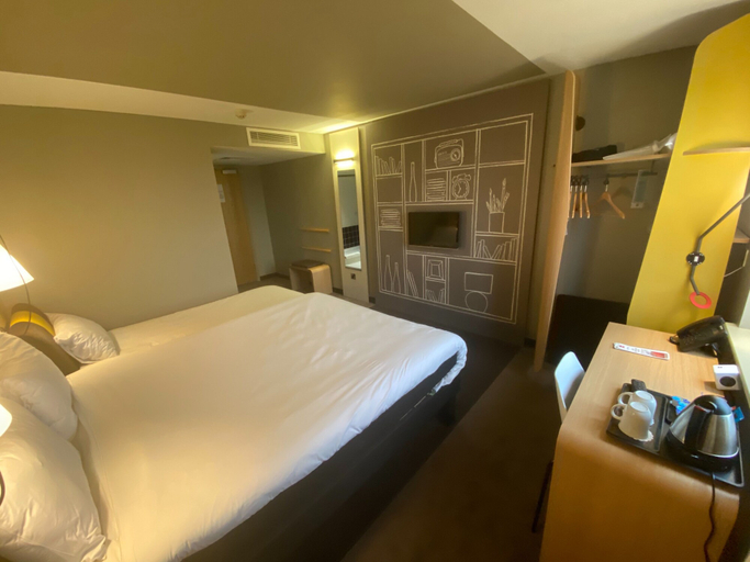 Bedroom 2, ibis Rugby East, Northamptonshire