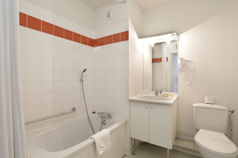 Bathroom 4, Vacancéole - Les Demeures Champenoises, Marne