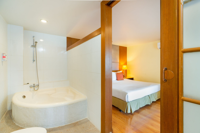 Bathroom 5, Bella Villa Metro, Pattaya
