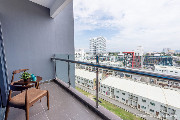 Exterior & Views 5