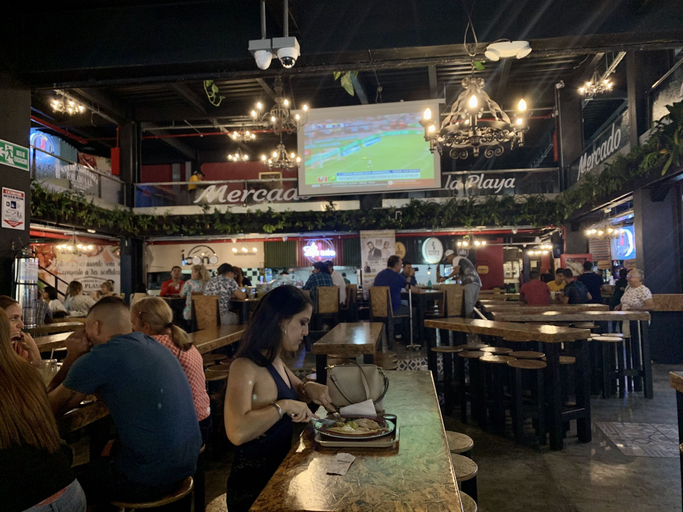 Food & Drinks