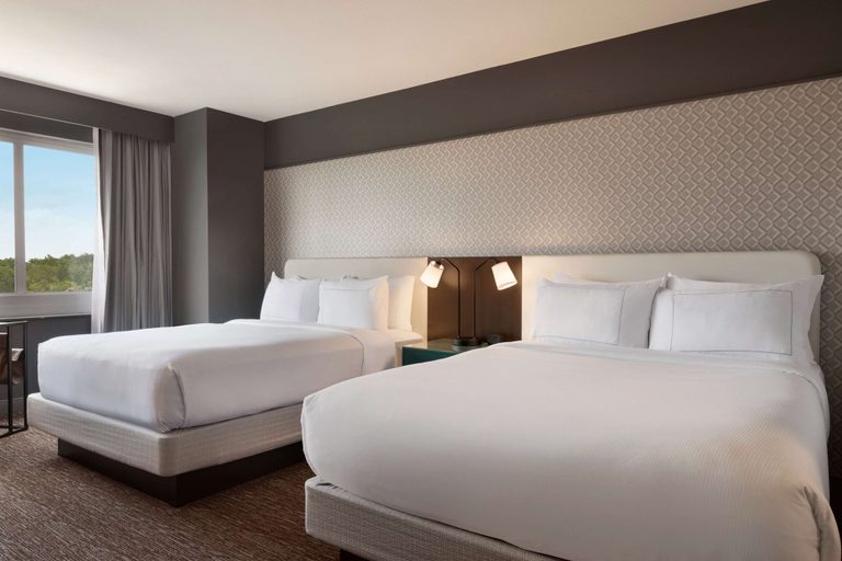 Bedroom 2, Hilton Baltimore BWI Airport, Anne Arundel