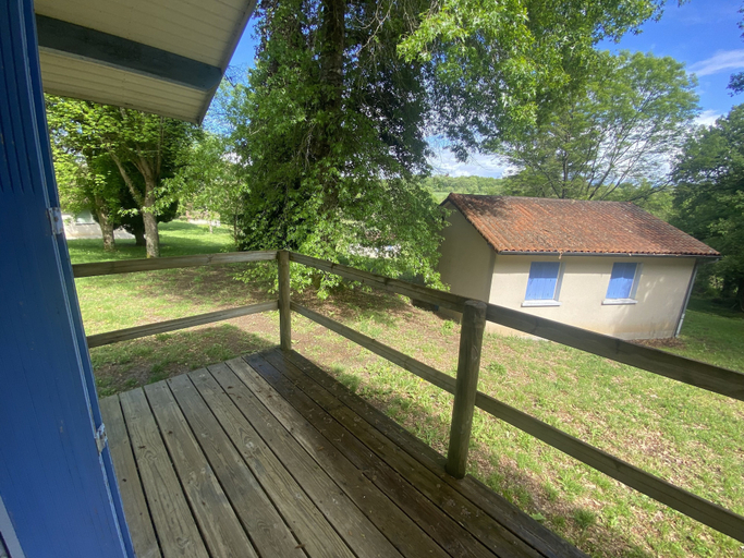 Others 3, SARL Manot Vacances, Charente