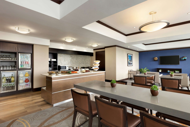 Food & Drinks 4, Hilton Baltimore BWI Airport, Anne Arundel