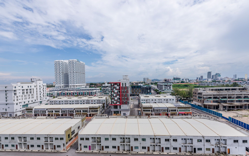 Exterior & Views 8