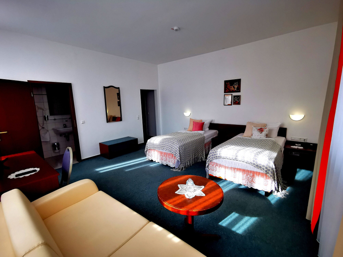 Bedroom 4, Hotel Tante Alma Mannheim, Mannheim