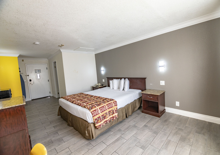 Bedroom 3, Hospitality Inn San Bernardino/ Redlands, San Bernardino