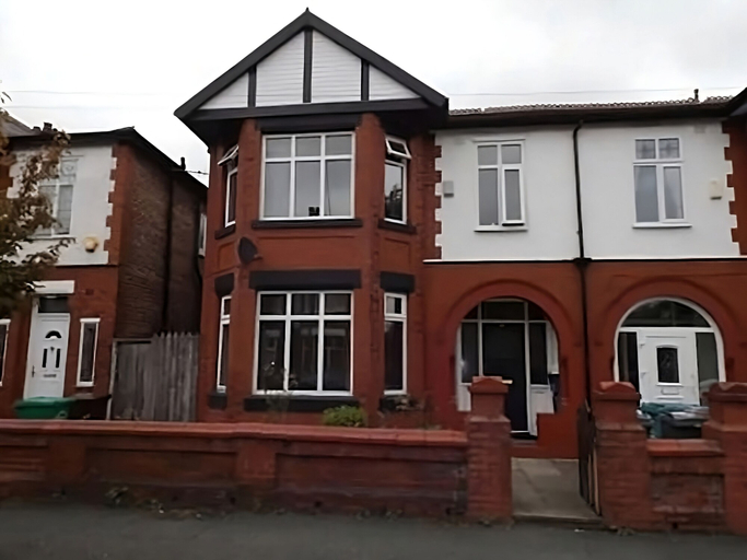 Exterior & Views, The Safari House - Ultimate Relaxation, Manchester