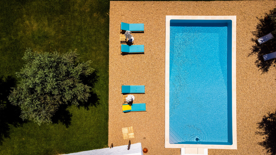 A Casa da Cerca, Almodôvar