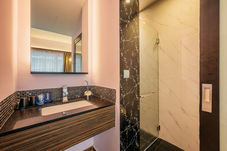 Bathroom 19