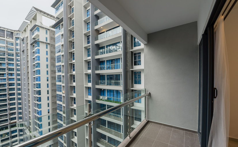 Exterior & Views 7