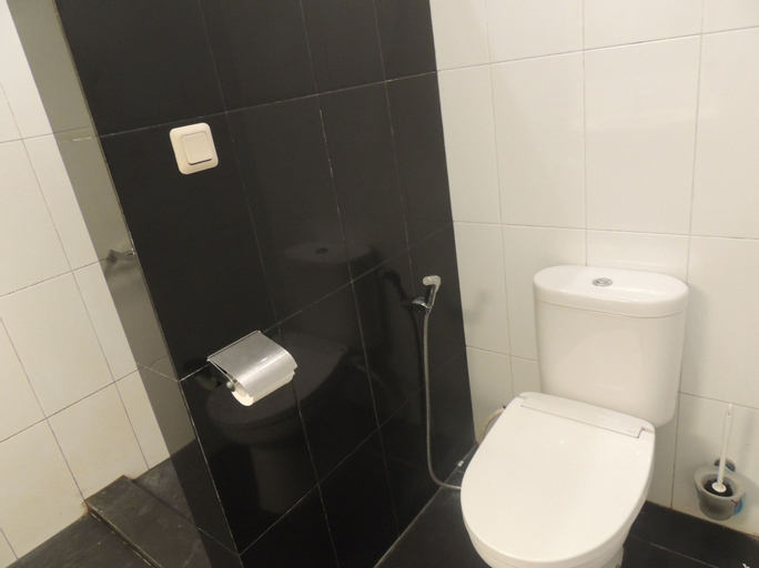Bathroom 12