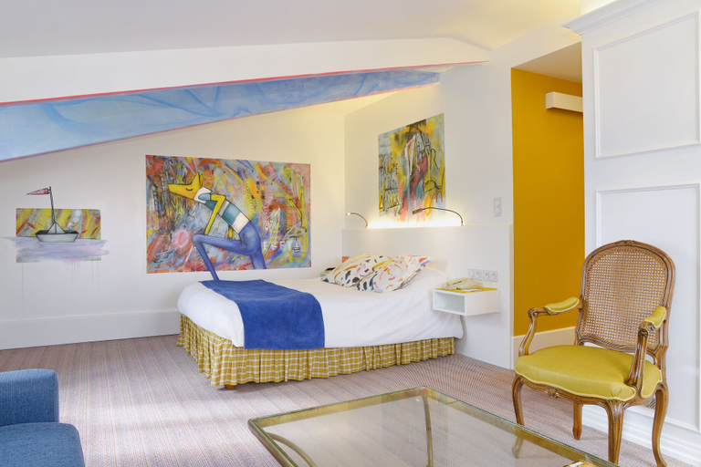 Bedroom 2, Yeuse, Charente