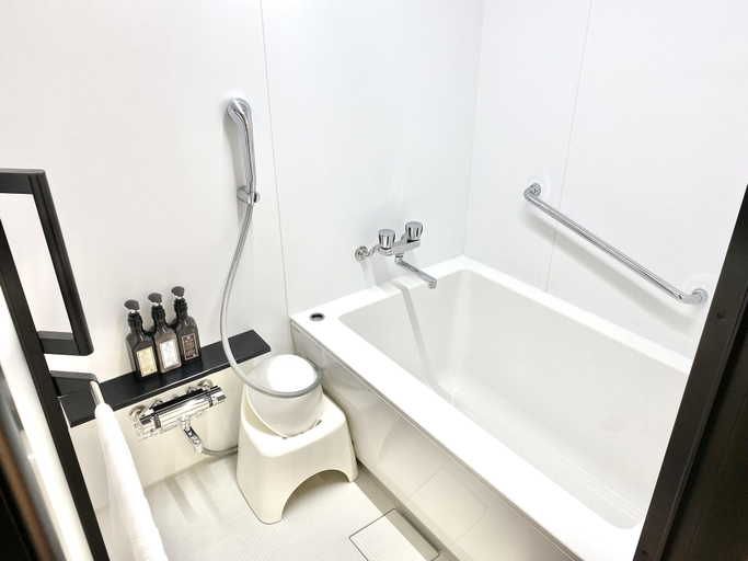 Bathroom 5, Henn na Hotel Osaka Shinsaibashi, Osaka