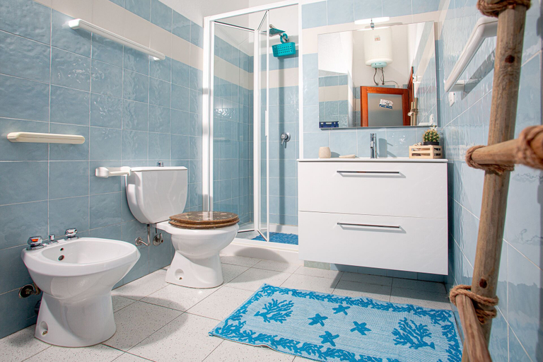 Bathroom 5, Vincent House Affittacamere, Olbia-Tempio