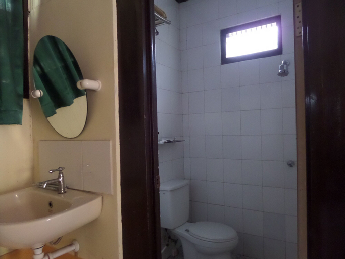 Bathroom 22