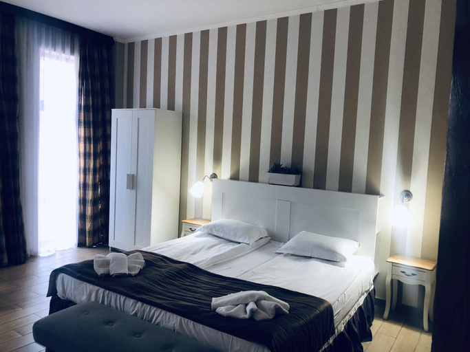 Bedroom 2, Art Hotel, Varna