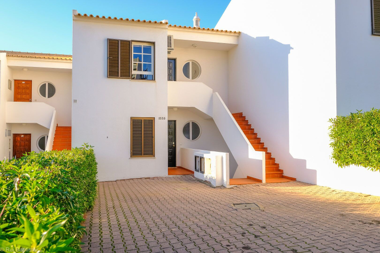 Exterior & Views 2, Immaculate 1-bed Apartment in Albufeira, Albufeira