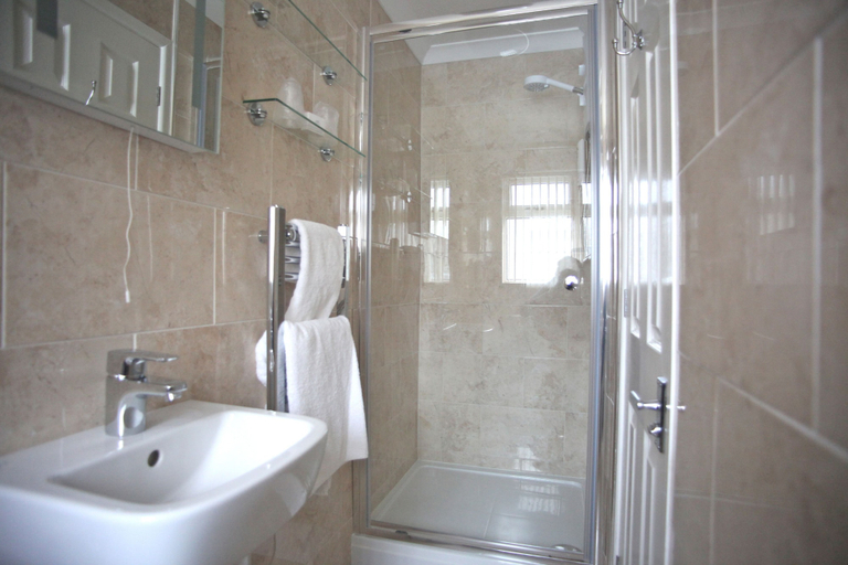Bathroom 5, Best Western Fowey Valley, Cornwall