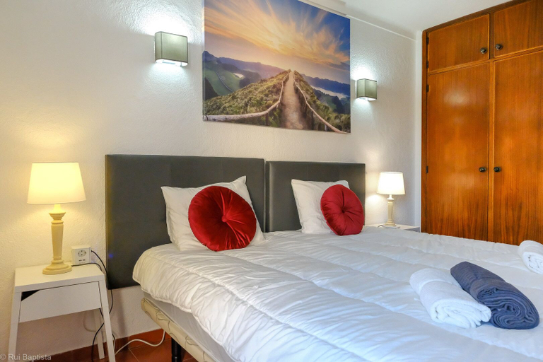 Bedroom 4, Immaculate 1-bed Apartment in Albufeira, Albufeira