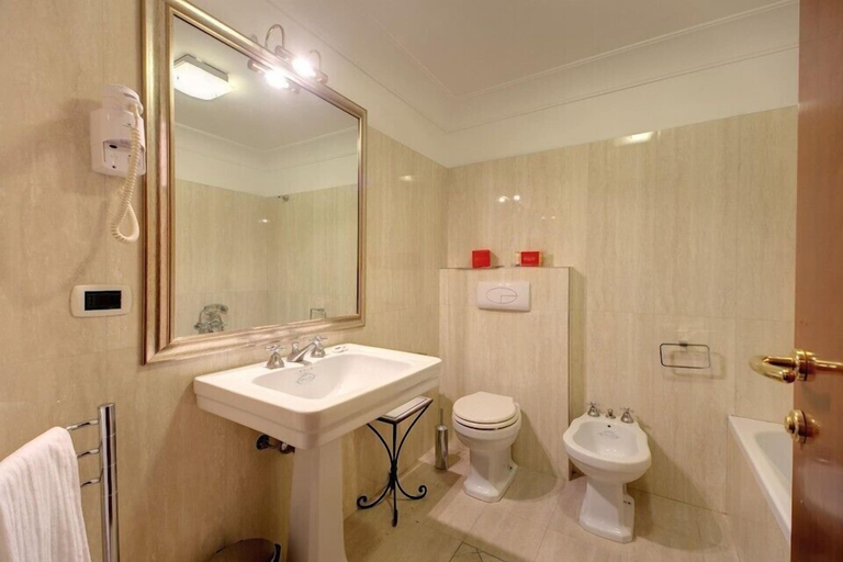 Bathroom 4, Antico Palazzo Rospigliosi, Rome
