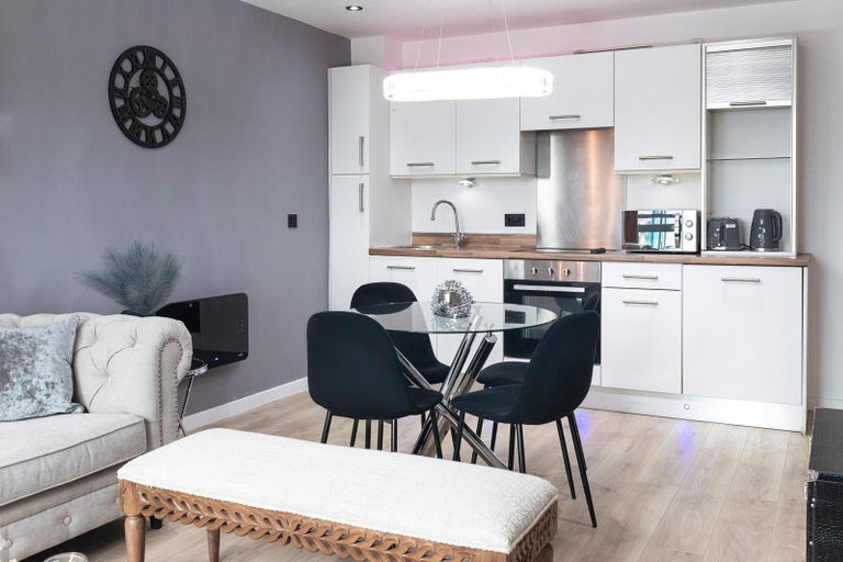 Others 5, Central Leeds Penthouse, Leeds