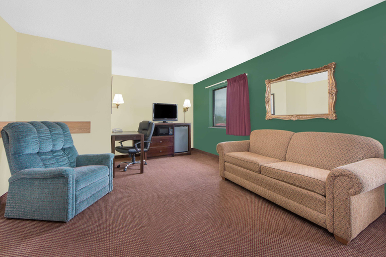 Others 4, Super 8 By Wyndham Ottumwa, Wapello