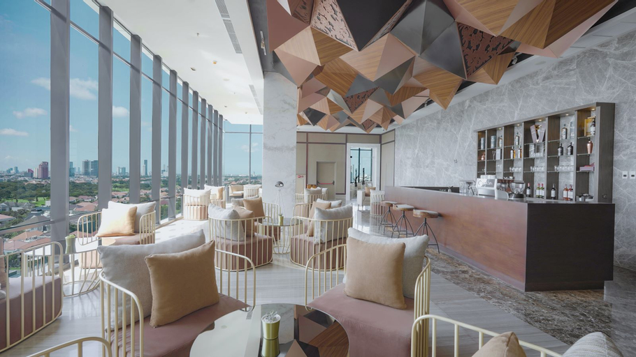 Food & Drinks 5, Whiz Luxe Hotel Spazio Surabaya, Surabaya