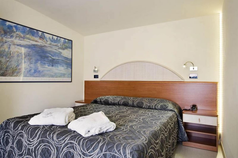 Bedroom 3, Montebello Hotel, Pistoia