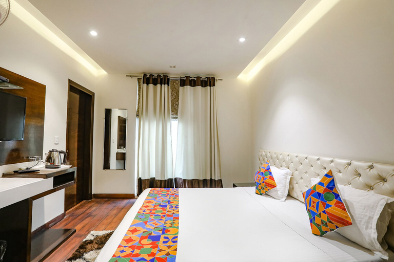 Bedroom 2, Fabhotel Grand Stay, Delhi
