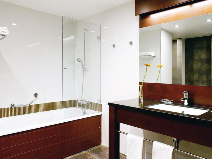 Bathroom 4, New Hotel Charlemagne, Bruxelles