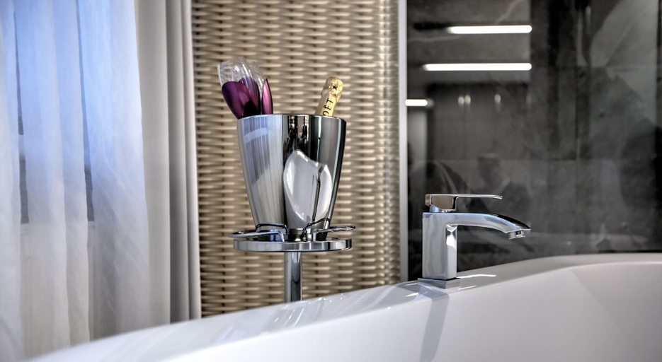 Bathroom 5, Volcano Spa Hotel, Praha 13