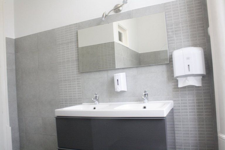 Bathroom 4, Hostel 402, Figueira da Foz