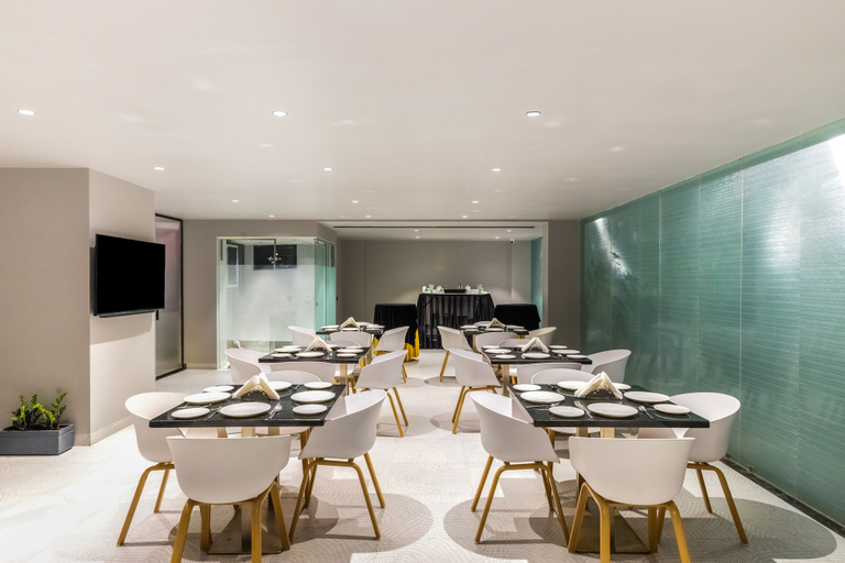 Food & Drinks 4, MOD AVENUE, Gurgaon