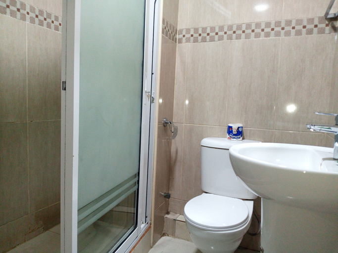 Bathroom 4, Dionzec Hotel & Suites, Amuwo Odofin