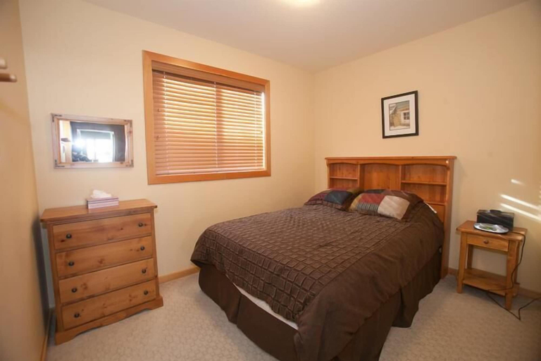Bedroom 3, Keremeos Creek Crossing by Apex Accommo, Okanagan-Similkameen