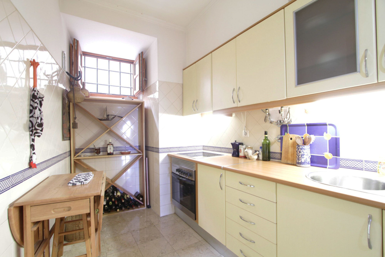 Others 5, River View Very Central & Spacious 1 Bedroom, Lisbon