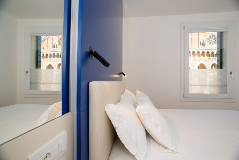 Bedroom 4, Padova Suites C20, Padua