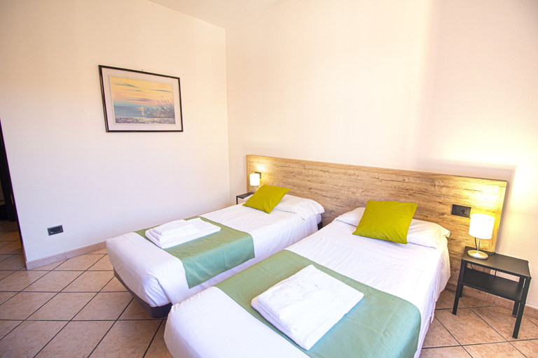 Bedroom 3, Hotel Tornielli 9, Novara