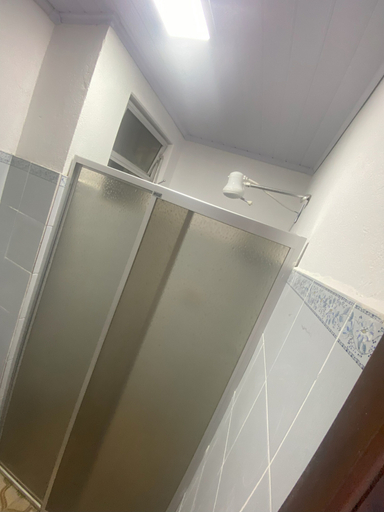 Bathroom 3, Hotel Monte Líbano, Laguna